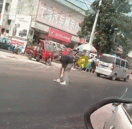 筠连论坛 69 筠连同城 69 筠连茶馆 69 搞笑gif 骆驼:有啥好笑