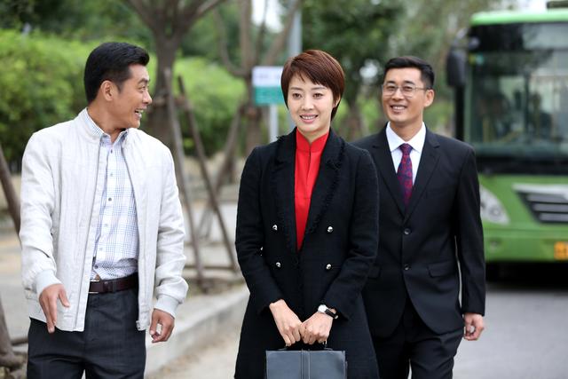 范志博蜕变时代丽人《你迟到的许多年》造型多变