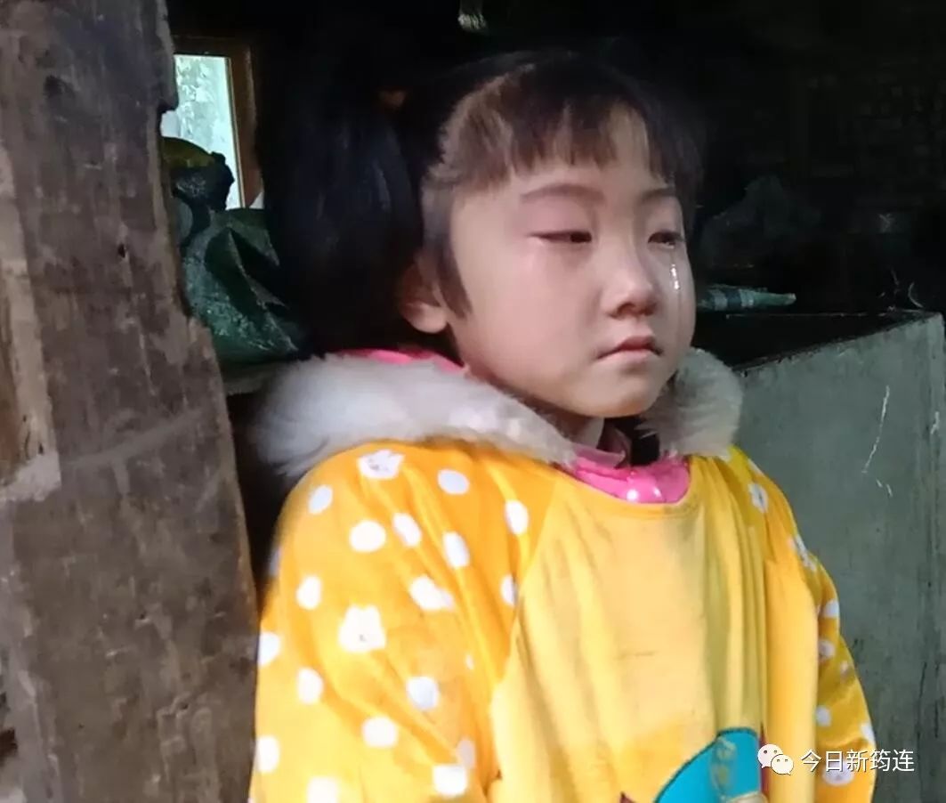 筠连团林乡一6岁聋哑小女孩求求哥哥,姐姐,叔叔,阿姨.